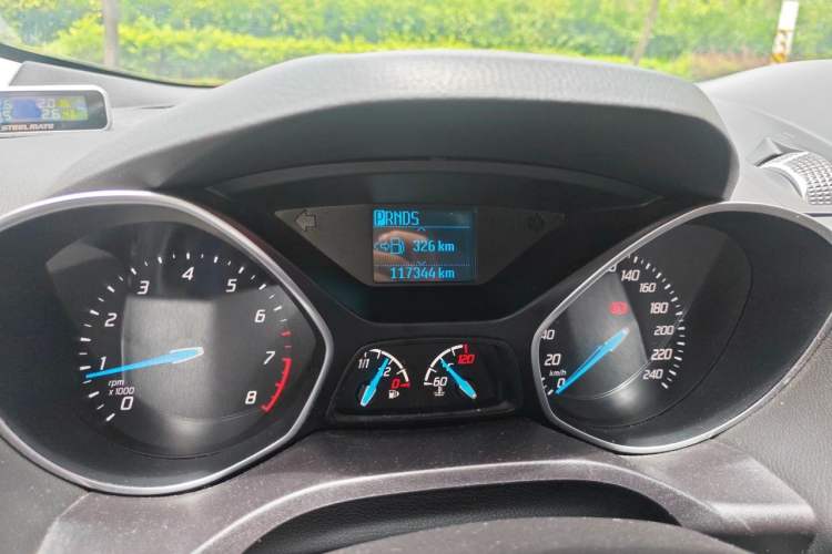 Used Ford Kuga 2015 1.5L GTDi Two-Wheel-Drive Comfort Model Odometer Close Up