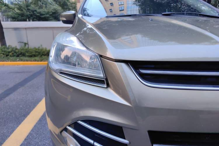 Used Ford Kuga 2015 1.5L GTDi Two-Wheel Drive Fashion Edition Right Front Headlight