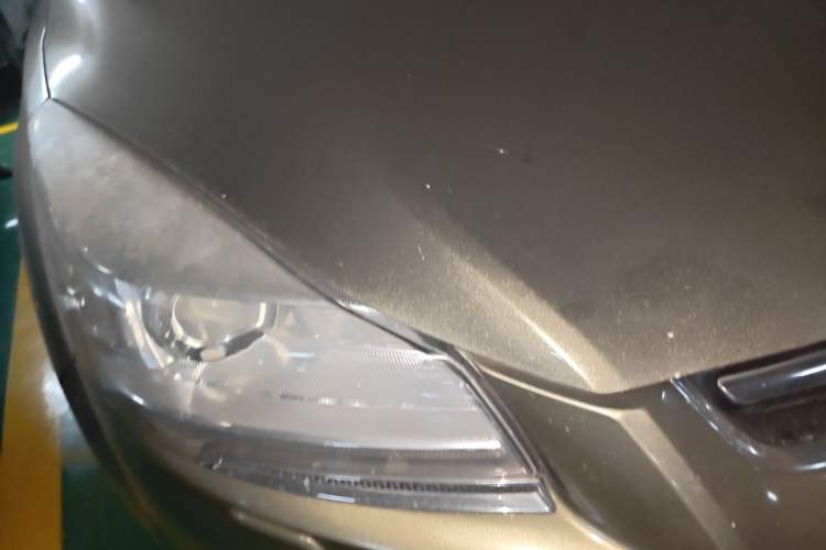 Used Ford Kuga 2015 2.0L GTDi Four-Wheel-Drive Sport Model Right Front Headlight