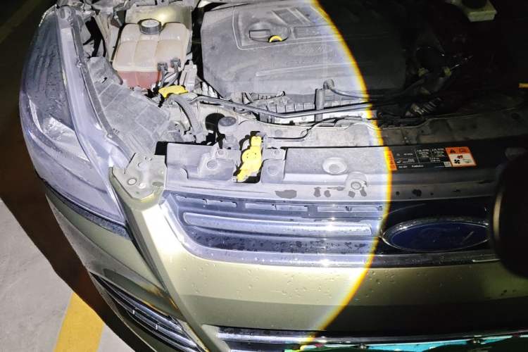 Used Ford Kuga 2015 1.5L GTDi Two-Wheel Drive Fashion Edition Right Front Headlight