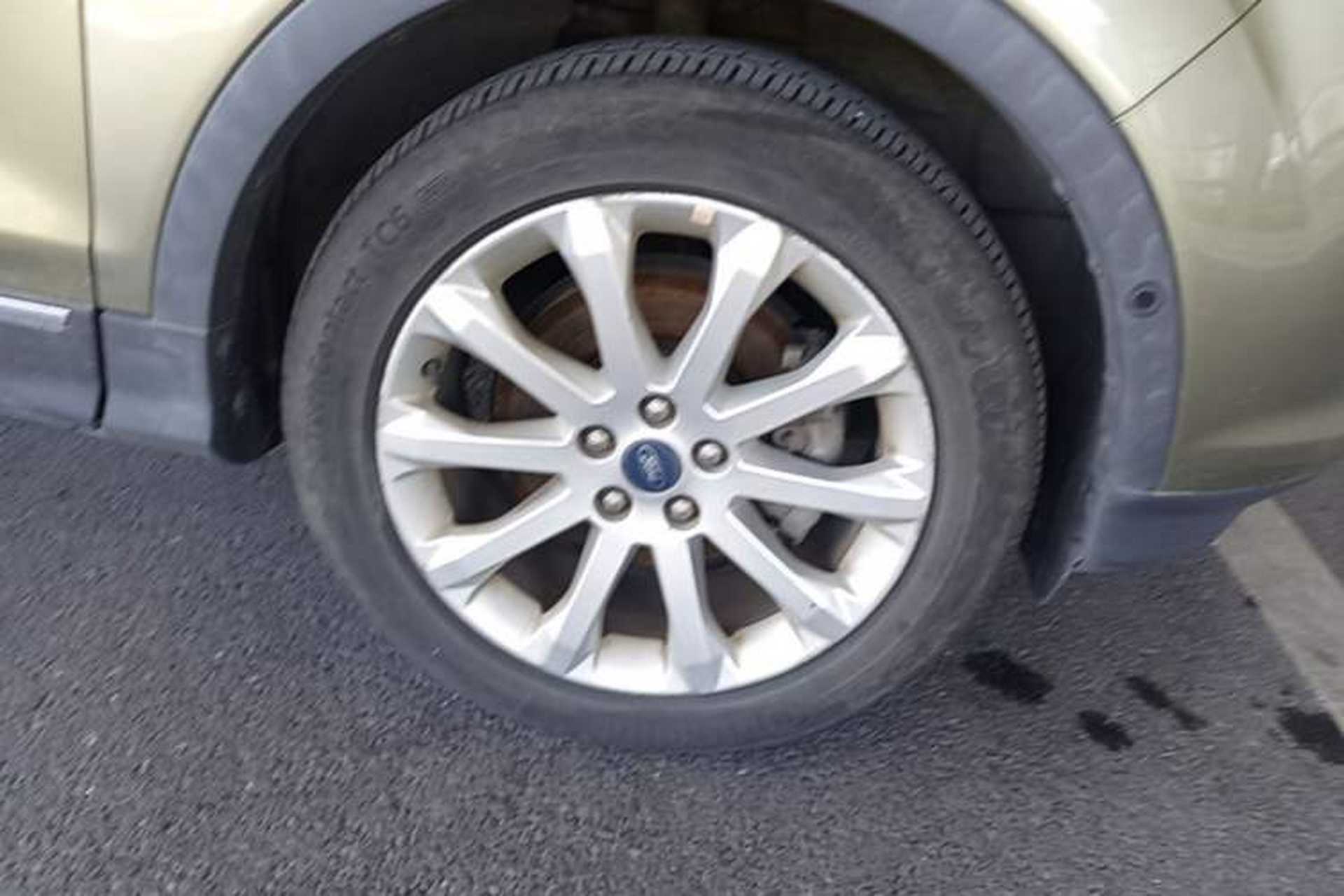 Used Ford Kuga 2015 2.0L GTDi Four-Wheel Drive Prestige Model Right Front Wheel Hub