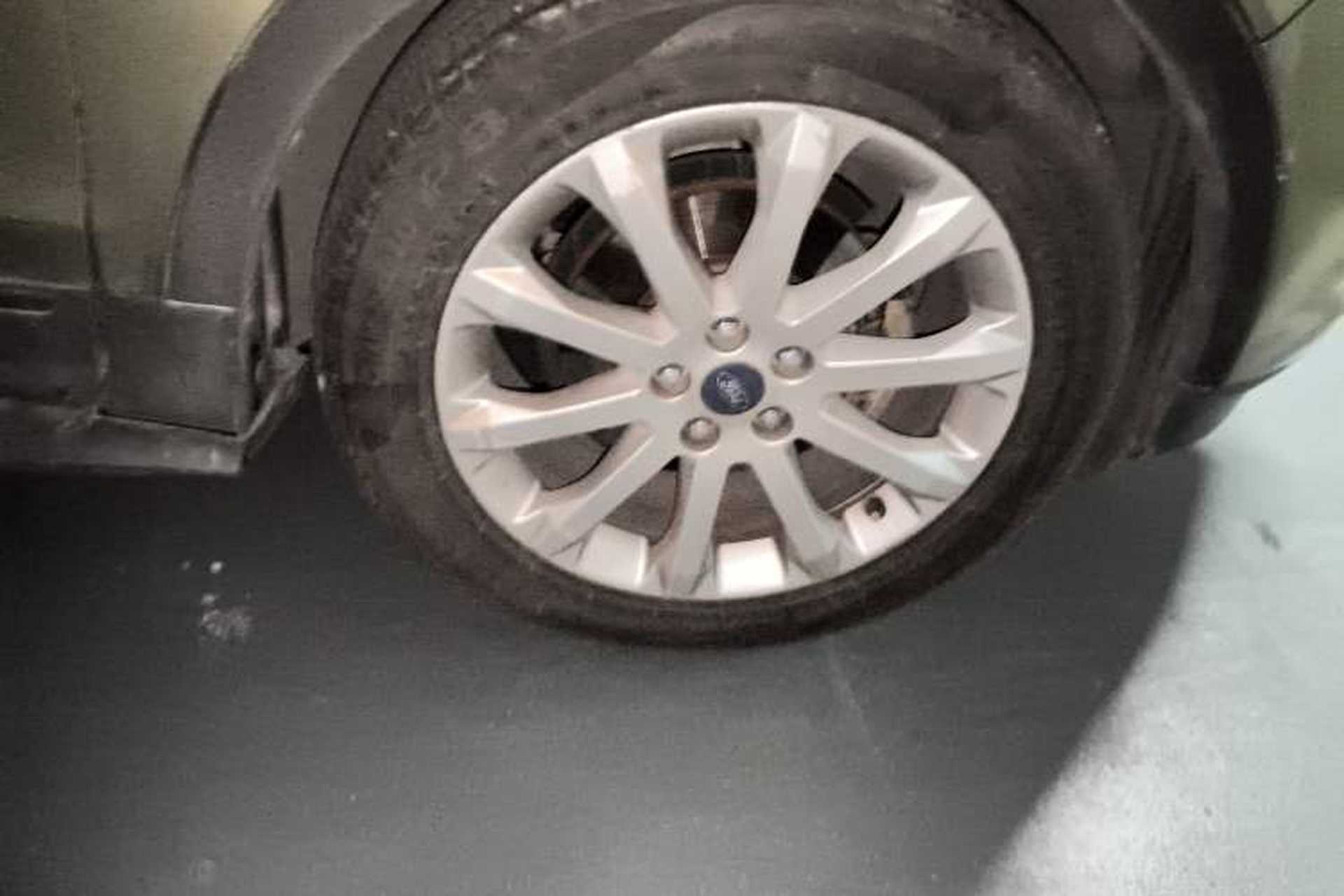 Used Ford Kuga 2015 1.5L GTDi Two-Wheel Drive Fashion Edition Right Front Wheel Hub