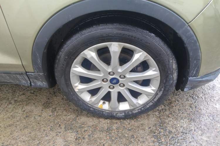 Used Ford Kuga 2015 1.5L GTDi Two-Wheel Drive Fashion Edition Right Front Wheel Hub