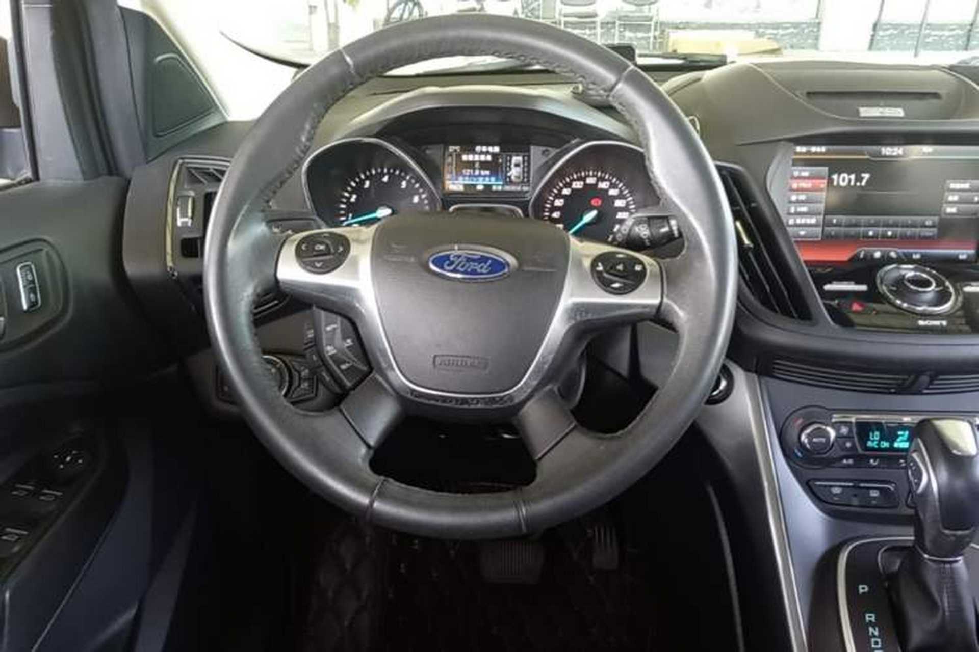 Used Ford Kuga 2015 2.0L GTDi Four-Wheel Drive Prestige Model Steering Wheel