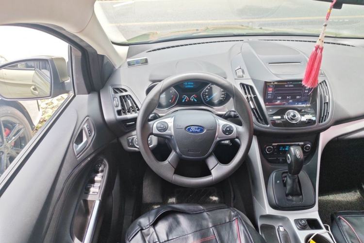 Used Ford Kuga 2015 1.5L GTDi Two-Wheel-Drive Comfort Model Steering Wheel