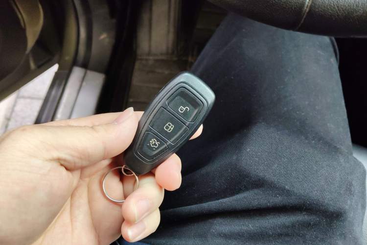 Used Ford Kuga 2015 2.0L GTDi Four-Wheel Drive Prestige Model Vehicle Key