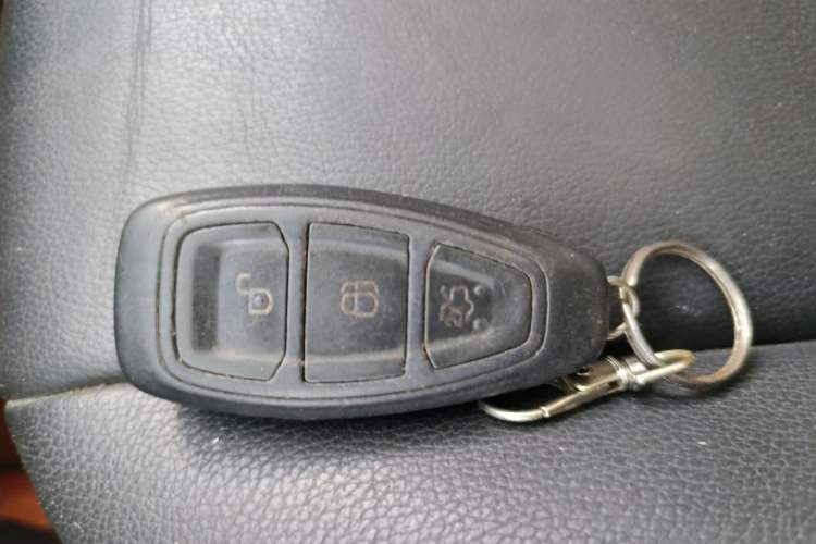 Used Ford Kuga 2015 1.5L GTDi Four-Wheel-Drive Elite Model Vehicle Key