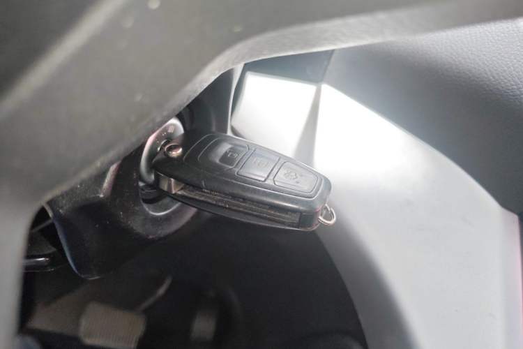 Used Ford Kuga 2015 1.5L GTDi Two-Wheel-Drive Comfort Model Vehicle Key