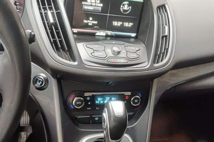 Used Ford Kuga 2015 1.5L GTDi Four-Wheel-Drive Elite Model Audio And AC Panel