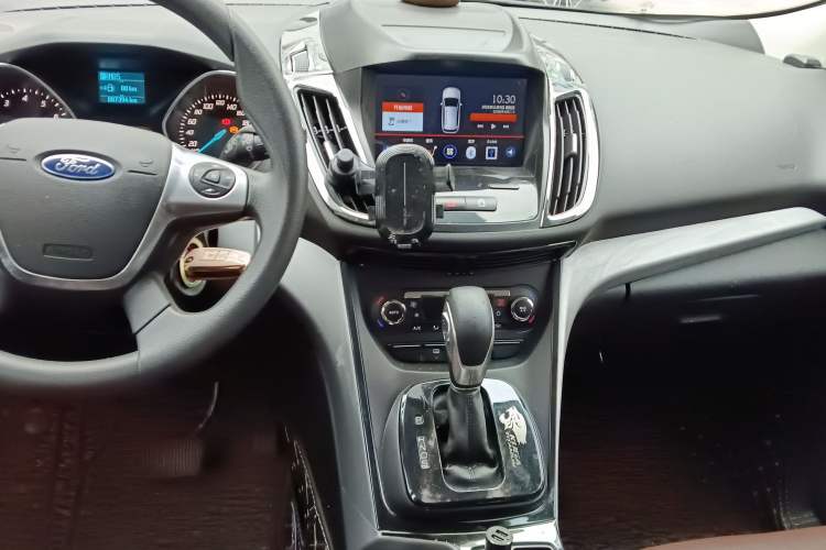Used Ford Kuga 2015 1.5L GTDi Two-Wheel-Drive Comfort Model Audio And AC Panel