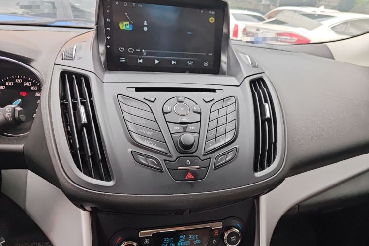 Used Ford Kuga 2015 1.5L GTDi Two-Wheel Drive Fashion Edition Audio And AC Panel
