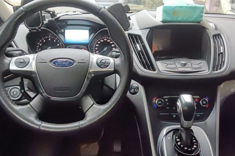 Used Ford Kuga 2015 1.5L GTDi Four-Wheel-Drive Elite Model Center Console
