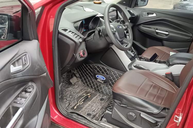 Used Ford Kuga 2015 1.5L GTDi Two-Wheel-Drive Comfort Model Driver Seat