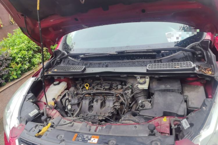 Used Ford Kuga 2015 2.0L GTDi Four-Wheel Drive Elite Model Engine Bay