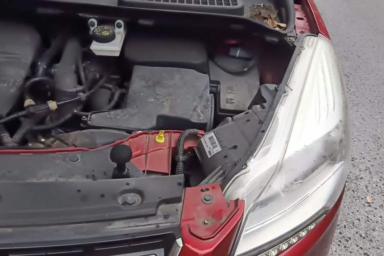 Used Ford Kuga 2015 1.5L GTDi Four-Wheel-Drive Elite Model Engine Bay Left