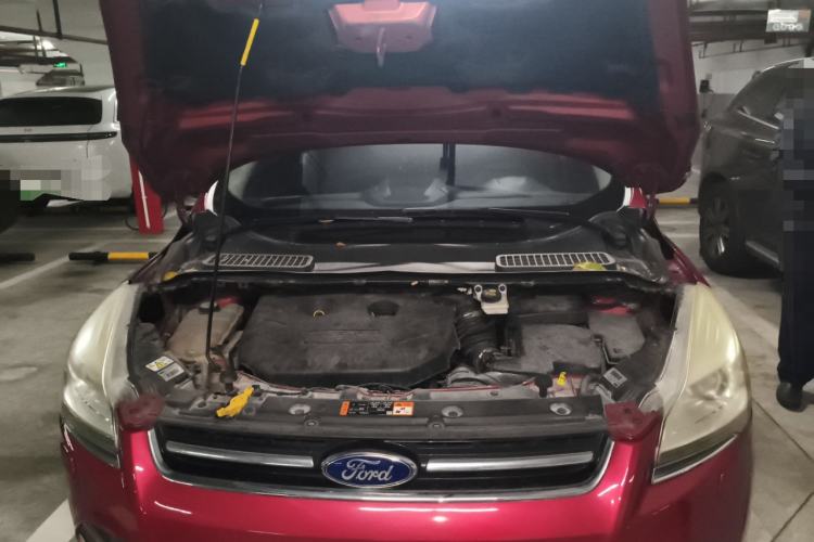 Used Ford Kuga 2015 2.0L GTDi Four-Wheel Drive Prestige Model Engine Bay