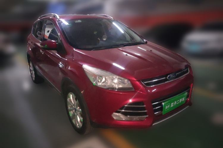 Used Ford Kuga 2015 1.5L GTDi Four-Wheel-Drive Elite Model Front Right 45 Deg