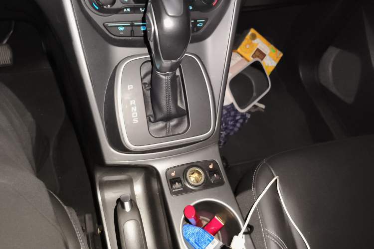 Used Ford Kuga 2015 2.0L GTDi Four-Wheel Drive Prestige Model Gear Lever