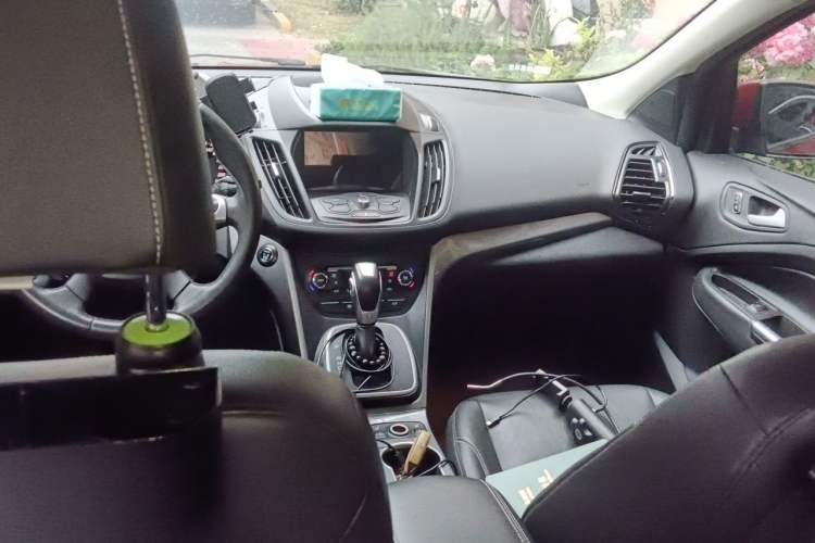 Used Ford Kuga 2015 1.5L GTDi Four-Wheel-Drive Elite Model Headliner