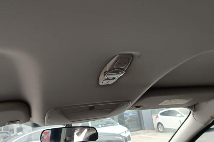 Used Ford Kuga 2015 1.5L GTDi Two-Wheel-Drive Comfort Model Headliner