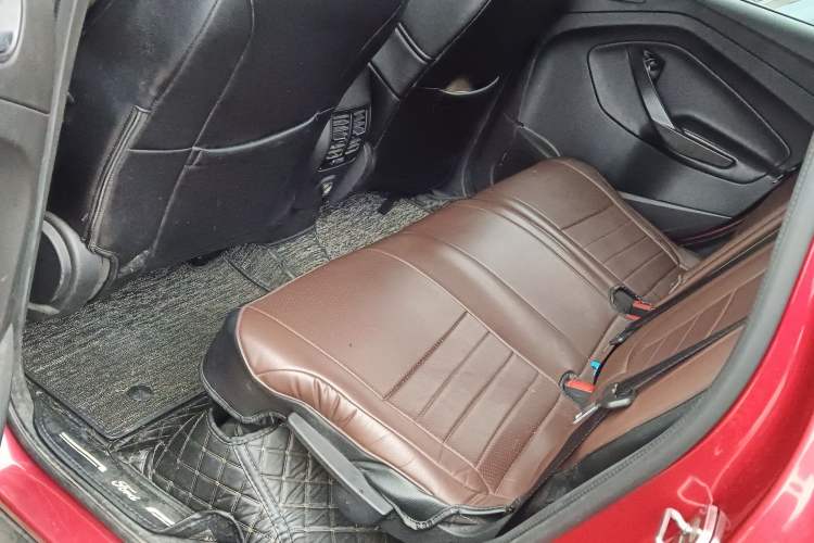 Used Ford Kuga 2015 1.5L GTDi Two-Wheel-Drive Comfort Model Left Rear Seat