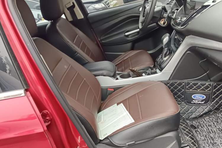 Used Ford Kuga 2015 1.5L GTDi Two-Wheel-Drive Comfort Model Right Front Seat