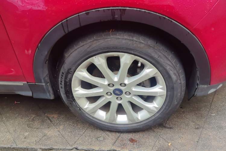 Used Ford Kuga 2015 2.0L GTDi Four-Wheel Drive Elite Model Right Front Wheel Hub