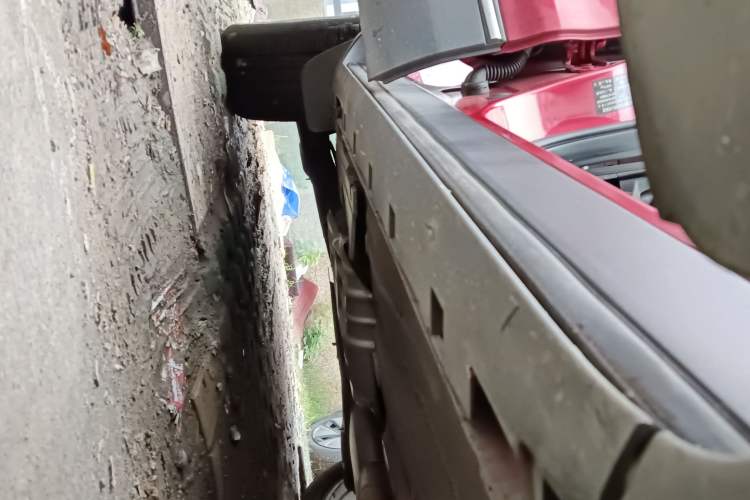 Used Ford Kuga 2015 1.5L GTDi Two-Wheel-Drive Comfort Model Right Side Sill