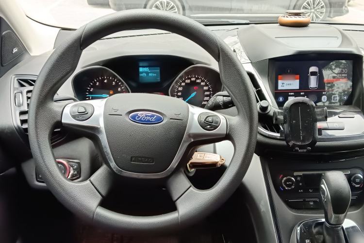 Used Ford Kuga 2015 1.5L GTDi Two-Wheel-Drive Comfort Model Steering Wheel