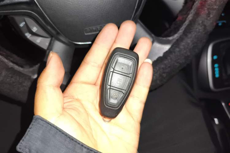 Used Ford Kuga 2015 2.0L GTDi Four-Wheel Drive Prestige Model Vehicle Key