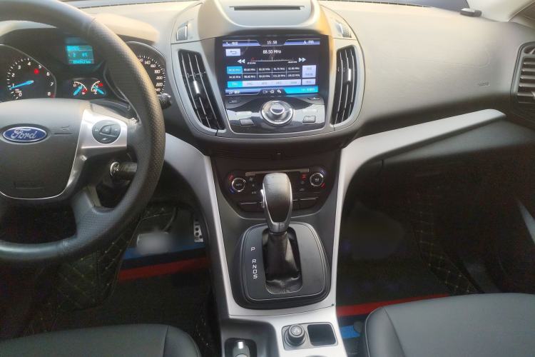 Used Ford Kuga 2015 1.5L GTDi Two-Wheel-Drive Comfort Model Audio And AC Panel