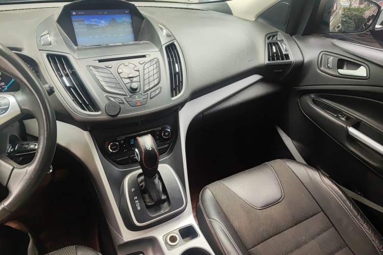 Used Ford Kuga 2015 1.5L GTDi Two-Wheel Drive Fashion Edition Audio And AC Panel