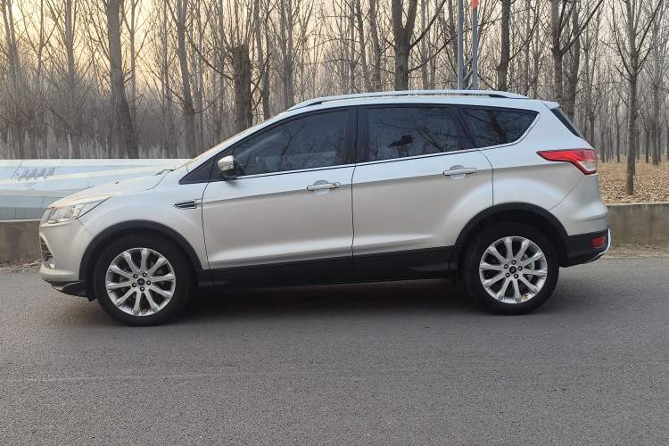 Used Ford Kuga 2015 1.5L GTDi Two-Wheel-Drive Comfort Model Exterior 3