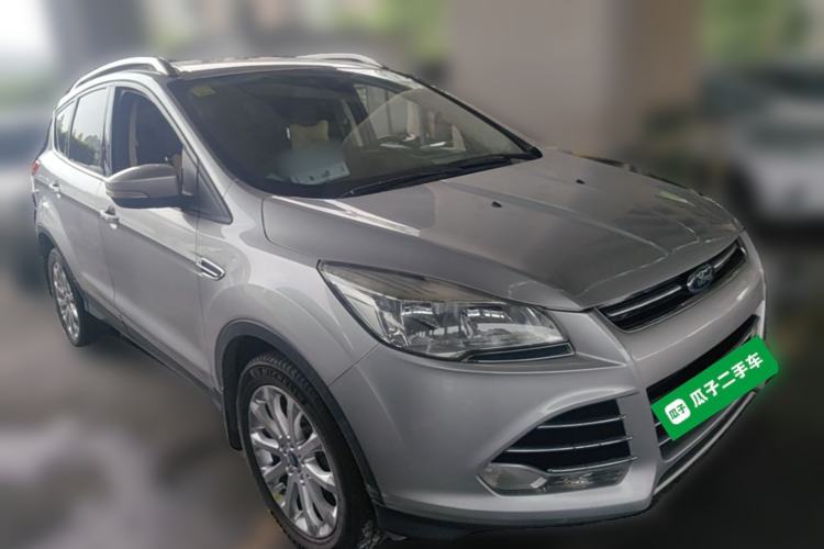 Used Ford Kuga 2015 1.5L GTDi Four-Wheel-Drive Elite Model Front Right 45 Deg