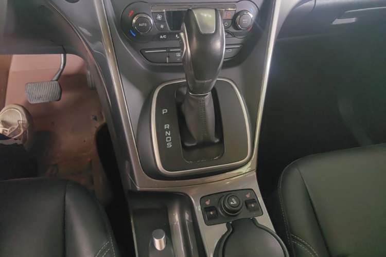 Used Ford Kuga 2015 1.5L GTDi Four-Wheel-Drive Elite Model Gear Lever