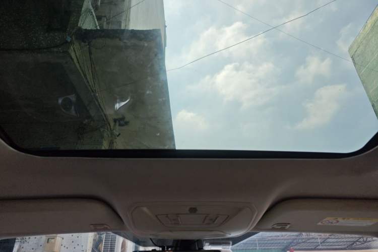 Used Ford Kuga 2015 1.5L GTDi Four-Wheel-Drive Elite Model Headliner