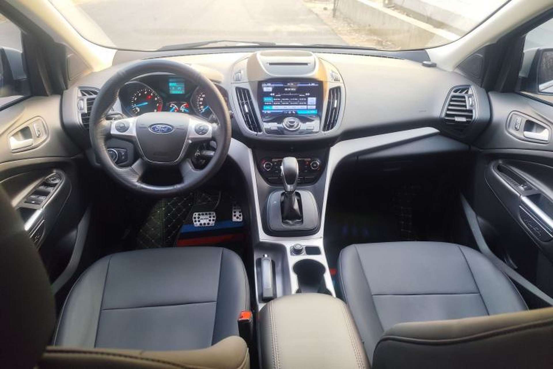 Used Ford Kuga 2015 1.5L GTDi Two-Wheel-Drive Comfort Model Interior 1
