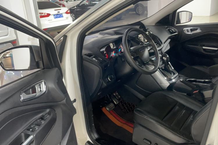 Used Ford Kuga 2015 2.0L GTDi Four-Wheel Drive Prestige Model Interior 2