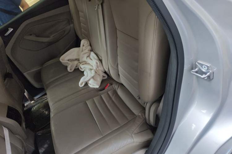 Used Ford Kuga 2015 1.5L GTDi Four-Wheel-Drive Elite Model Left Rear Seat