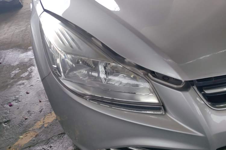 Used Ford Kuga 2015 1.5L GTDi Four-Wheel-Drive Elite Model Right Front Headlight