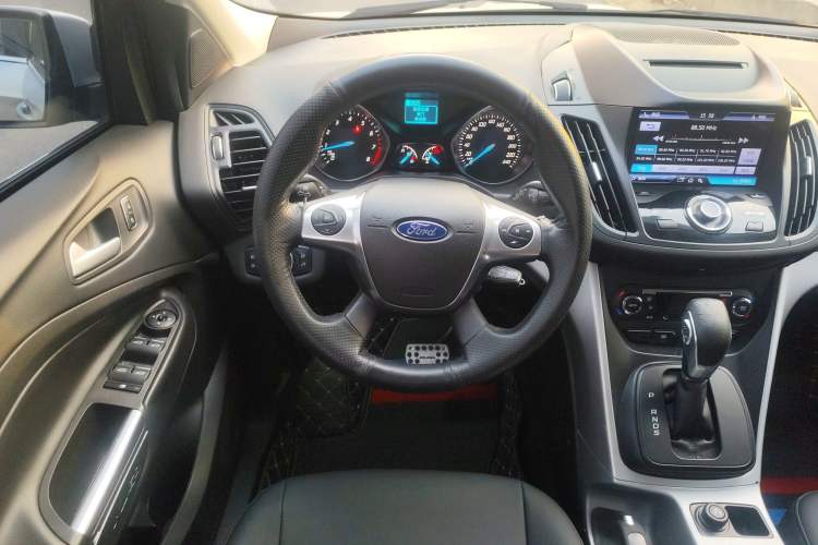 Used Ford Kuga 2015 1.5L GTDi Two-Wheel-Drive Comfort Model Steering Wheel
