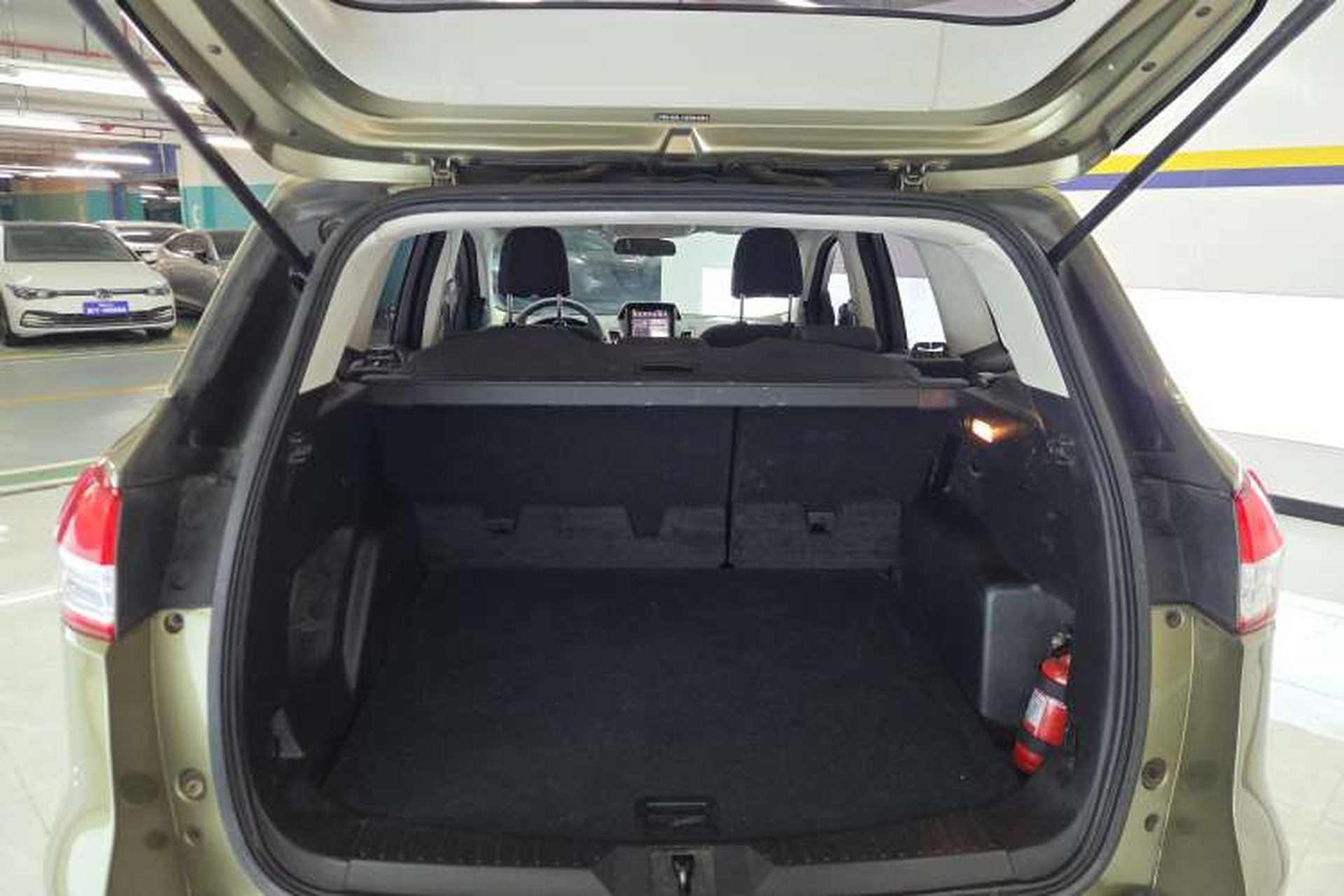 Used Ford Kuga 2015 1.5L GTDi Two-Wheel-Drive Comfort Model Trunk