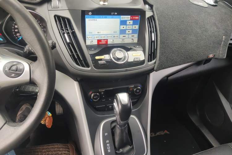 Used Ford Kuga 2015 1.5L GTDi Two-Wheel Drive Fashion Edition Audio And AC Panel