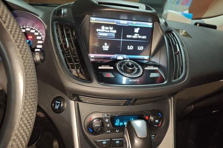 Used Ford Kuga 2015 2.0L GTDi Four-Wheel Drive Prestige Model Audio And AC Panel