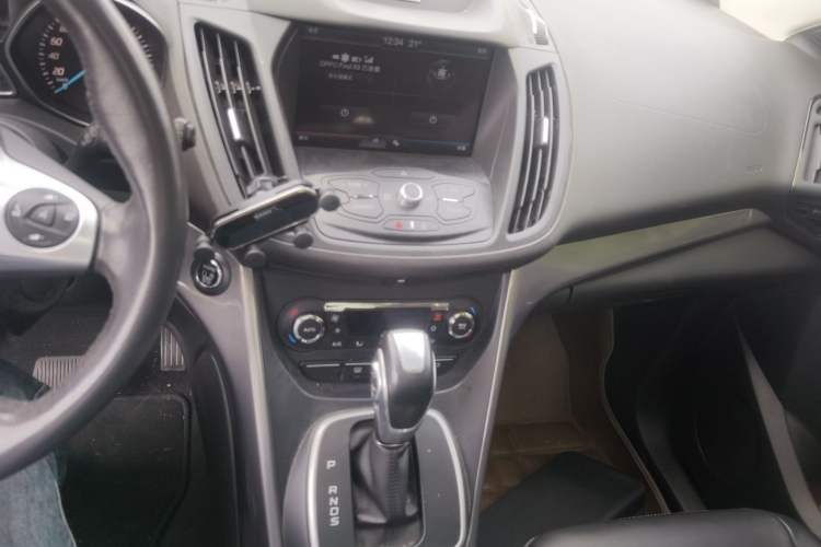 Used Ford Kuga 2015 2.0L GTDi Four-Wheel Drive Elite Model Audio And AC Panel