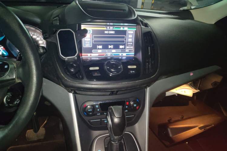 Used Ford Kuga 2015 1.5L GTDi Two-Wheel Drive Fashion Edition Audio And AC Panel