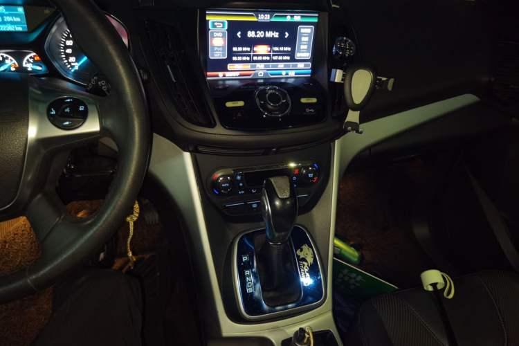 Used Ford Kuga 2015 1.5L GTDi Two-Wheel Drive Fashion Edition Audio And AC Panel