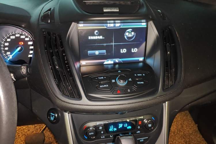 Used Ford Kuga 2015 1.5L GTDi Four-Wheel-Drive Elite Model Audio And AC Panel