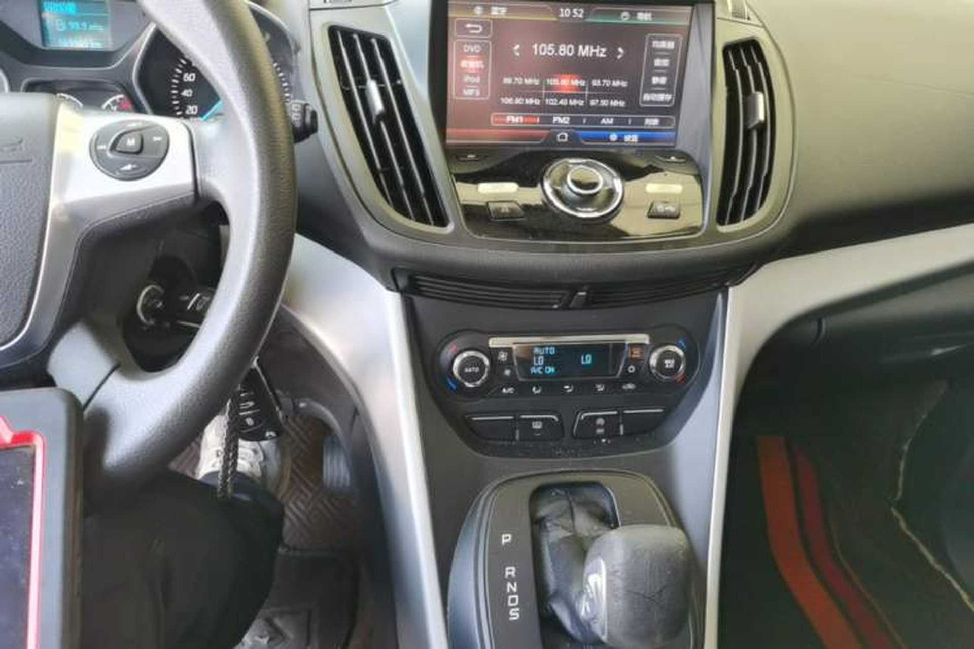 Used Ford Kuga 2015 1.5L GTDi Two-Wheel-Drive Comfort Model Audio And AC Panel