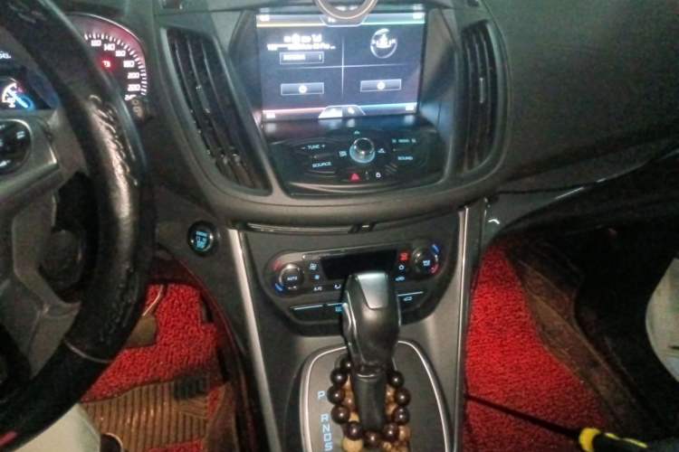 Used Ford Kuga 2015 2.0L GTDi Four-Wheel Drive Elite Model Audio And AC Panel